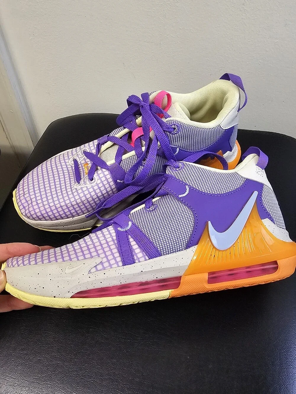 Nike LeBron Witness 7 GS Action Grape Orange Youth Size 6.5Y Basketball Shoes